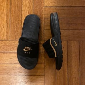 Nike Air Max Camden Women’s Slides